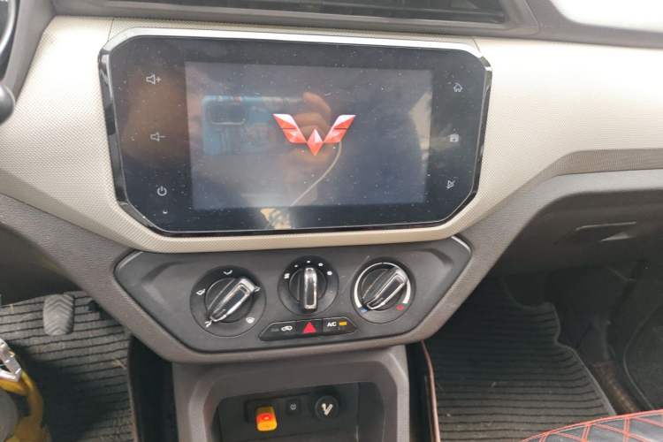 Used Wuling Hongguang 2021 1.5L S Comfort Edition LAR Audio And AC Panel
