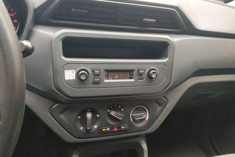 Used Wuling Hongguang 2021 1.5L S Base Version LAR Audio And AC Panel
