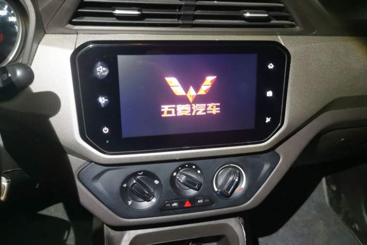 Used Wuling Hongguang 2021 1.5L Facelifted S Comfort Version with Electric Power Steering LAR Audio And AC Panel