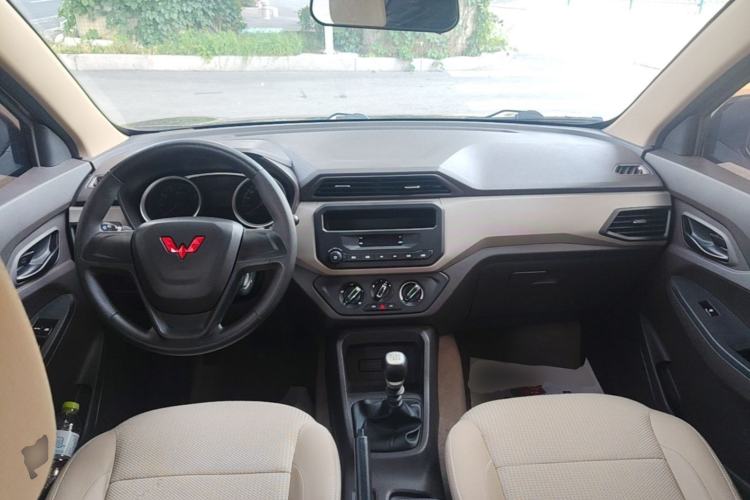 Used Wuling Hongguang 2021 1.5L Revised S Standard Version with Electric Power Steering LAR Center Console