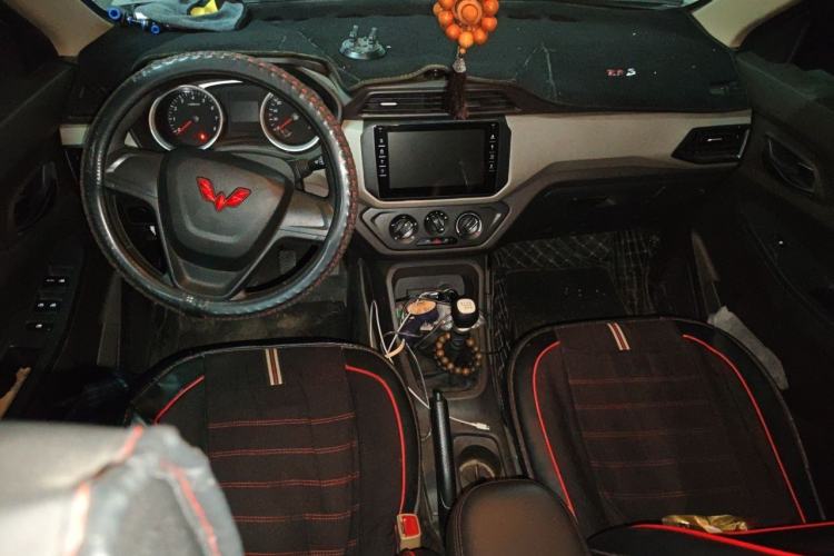 Used Wuling Hongguang 2021 1.5L Revised S Standard Version with Electric Power Steering LAR Center Console