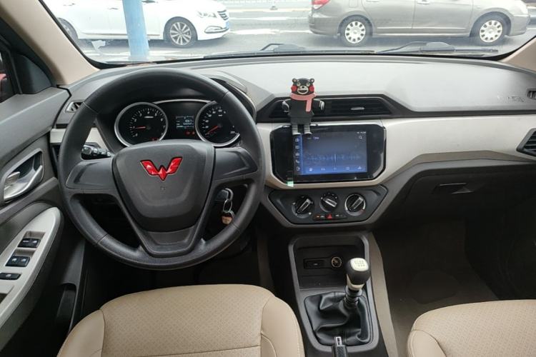 Used Wuling Hongguang 2021 1.5L Facelifted S Comfort Version with Electric Power Steering LAR Center Console