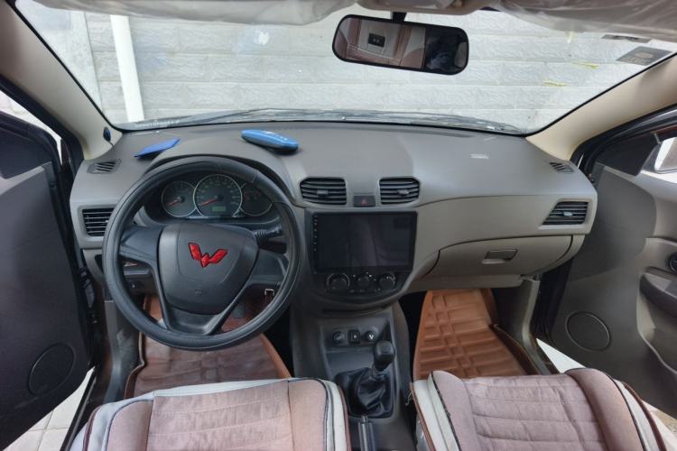Used Wuling Hongguang 2021 1.5L S Base Version LAR Center Console
