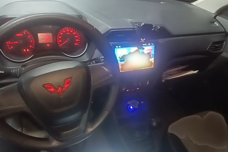 Used Wuling Hongguang 2021 1.5L Revised S Base Version with Electric Power Steering LAR Center Console