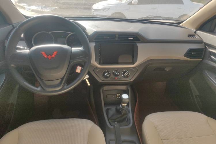 Used Wuling Hongguang 2021 1.5L Revised S Standard Version with Electric Power Steering LAR Center Console