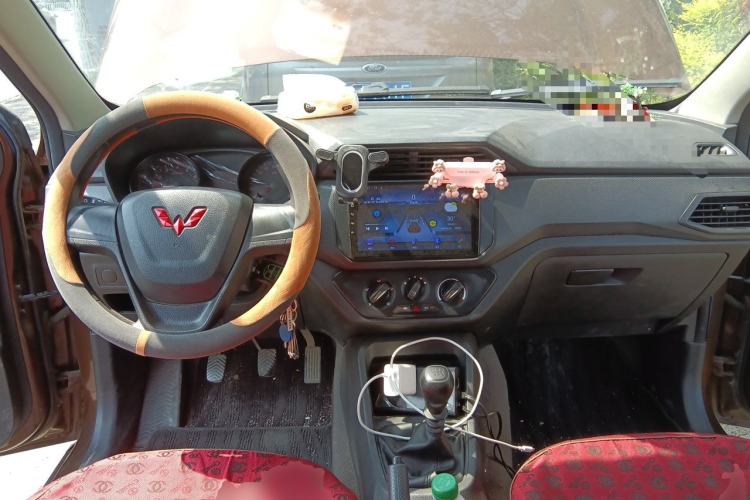 Used Wuling Hongguang 2021 1.5L S Standard Version LAR Center Console