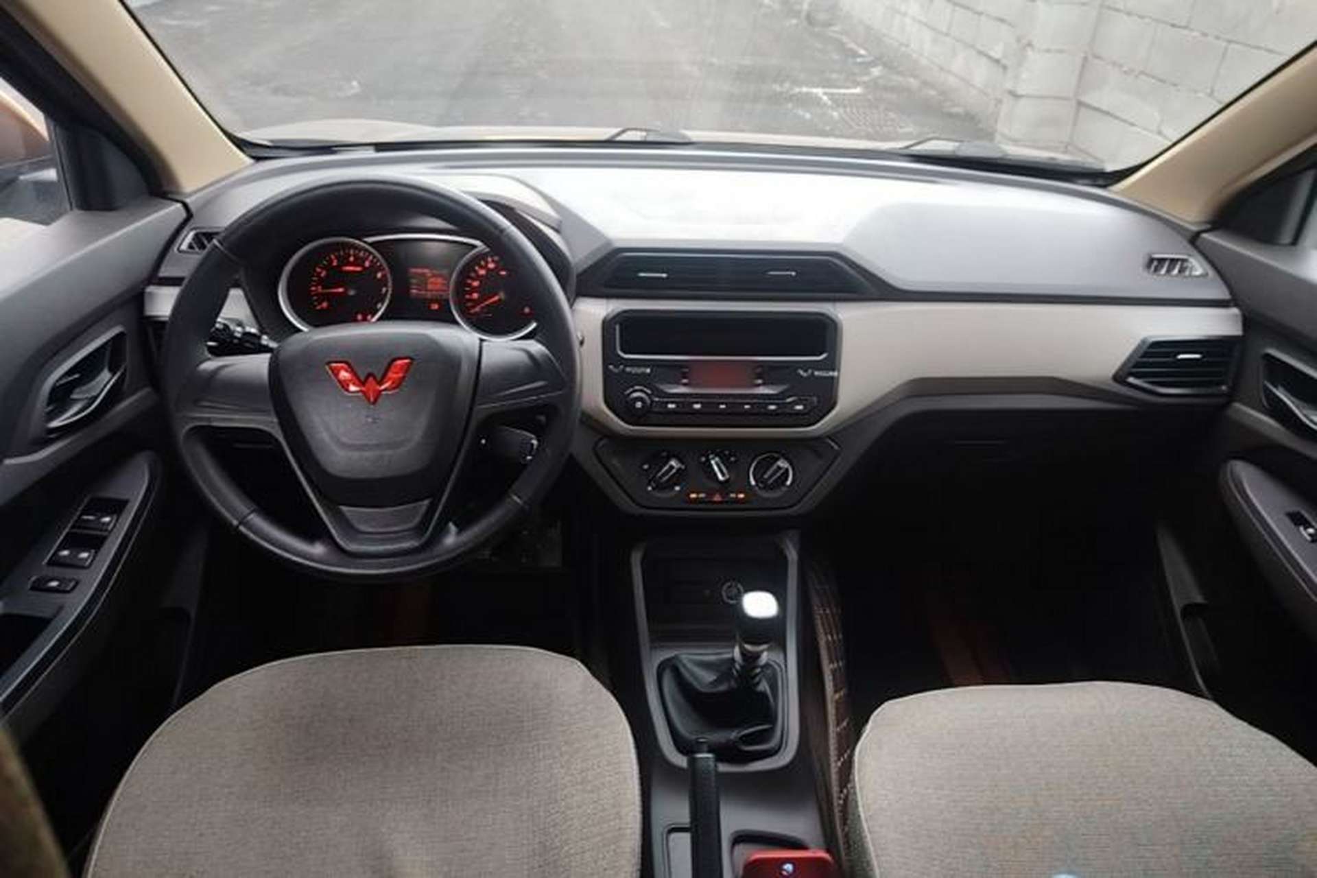 Used Wuling Hongguang 2021 1.5L Revised S Standard Version with Electric Power Steering LAR Center Console
