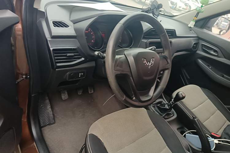 Used Wuling Hongguang 2021 1.5L S Base Version LAR Center Console