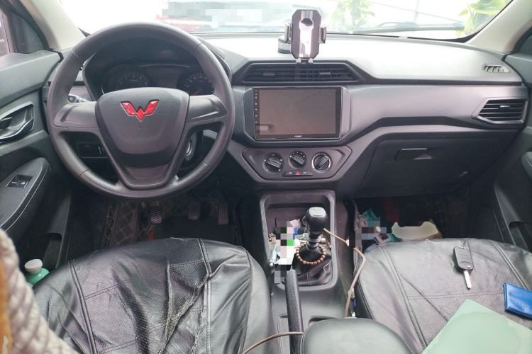 Used Wuling Hongguang 2021 1.5L S Base Version LAR Center Console