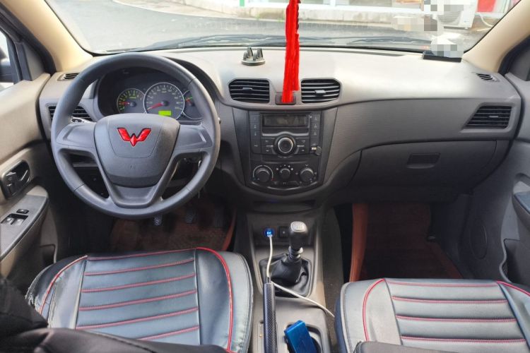 Used Wuling Hongguang 2021 1.5L Revised S Base Version Hydraulic Power Steering LAR Center Console