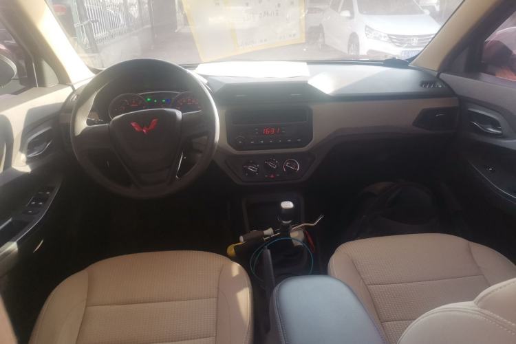 Used Wuling Hongguang 2021 1.5L Revised S Standard Version with Electric Power Steering LAR Center Console