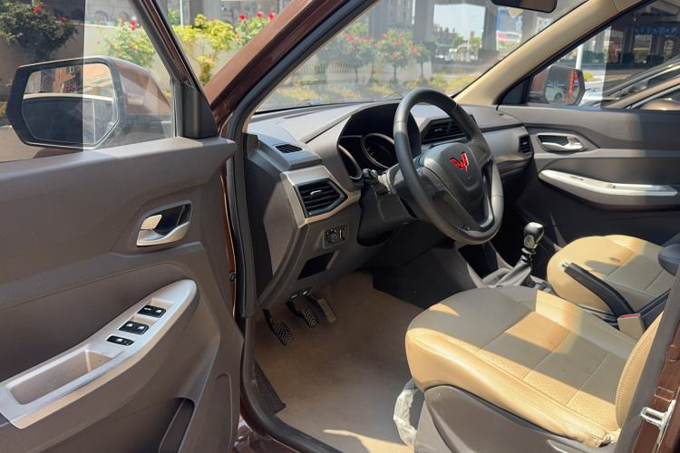 Used Wuling Hongguang 2021 1.5L Facelifted S Comfort Version with Electric Power Steering LAR Driver Seat