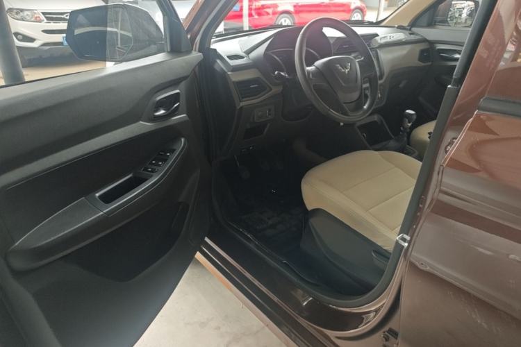 Used Wuling Hongguang 2021 1.5L S Standard Version LAR Driver Seat