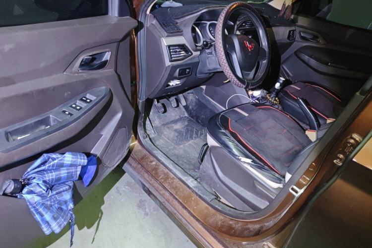 Used Wuling Hongguang 2021 1.5L Revised S Standard Version with Electric Power Steering LAR Driver Seat