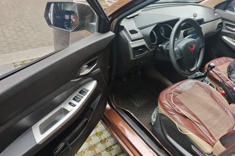 Used Wuling Hongguang 2021 1.5L Facelifted S Comfort Version with Electric Power Steering LAR Driver Seat