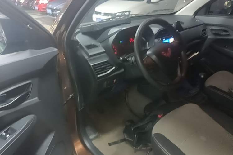 Used Wuling Hongguang 2021 1.5L Revised S Base Version with Electric Power Steering LAR Driver Seat