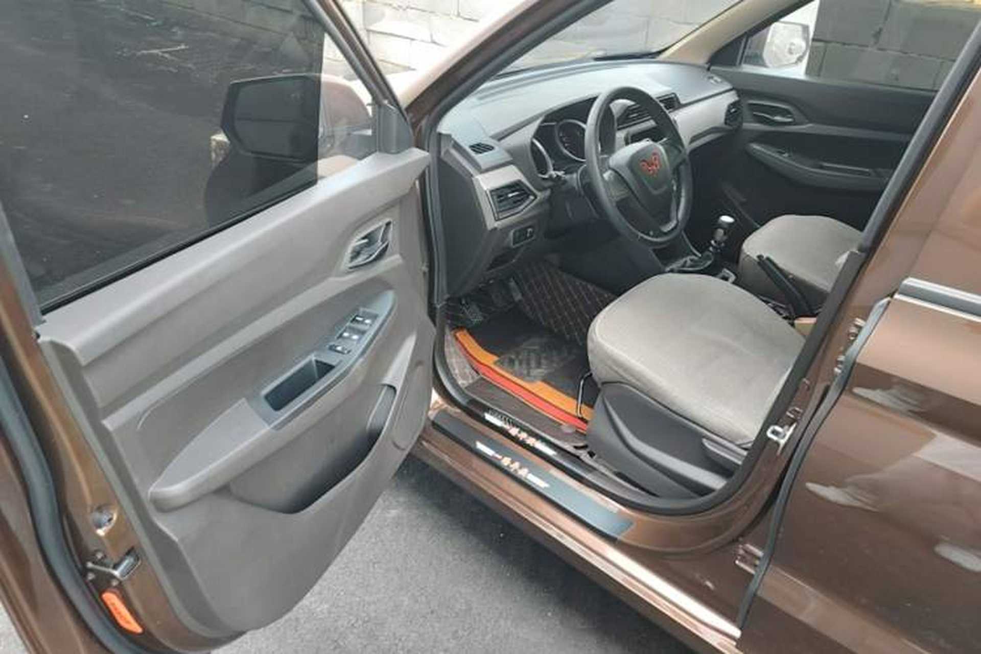 Used Wuling Hongguang 2021 1.5L Revised S Standard Version with Electric Power Steering LAR Driver Seat