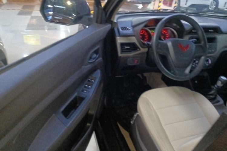 Used Wuling Hongguang 2021 1.5L Revised S Standard Version Hydraulic-Power-Assisted LAR Driver Seat
