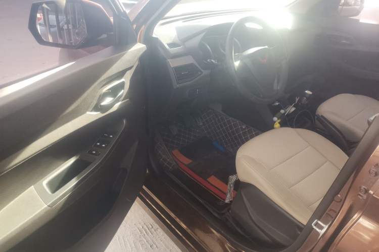 Used Wuling Hongguang 2021 1.5L Revised S Standard Version with Electric Power Steering LAR Driver Seat