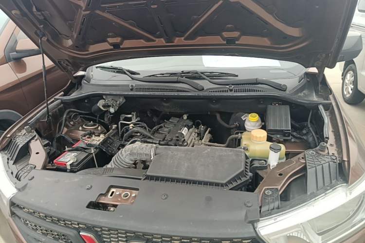 Used Wuling Hongguang 2021 1.5L S Base Version LAR Engine Bay