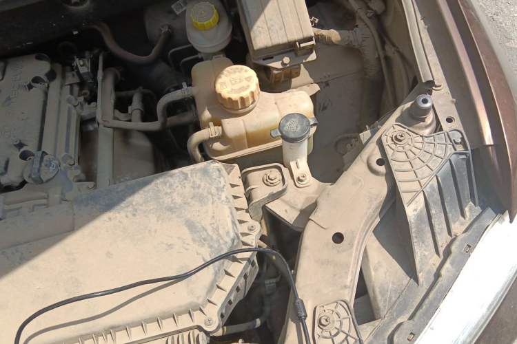 Used Wuling Hongguang 2021 1.5L S Standard Version LAR Engine Bay Left