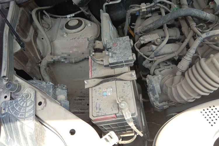 Used Wuling Hongguang 2021 1.5L S Standard Version LAR Engine Bay Right