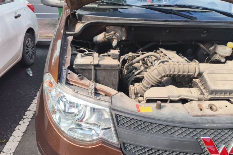 Used Wuling Hongguang 2021 1.5L Revised S Base Version Hydraulic Power Steering LAR Engine Bay Right