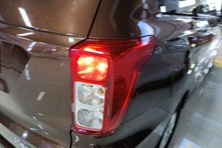 Used Wuling Hongguang 2021 1.5L Revised S Standard Version Hydraulic-Power-Assisted LAR Exterior 3