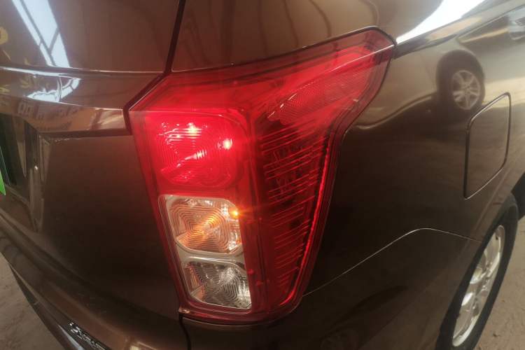 Used Wuling Hongguang 2021 1.5L Revised S Standard Version with Electric Power Steering LAR Exterior 3