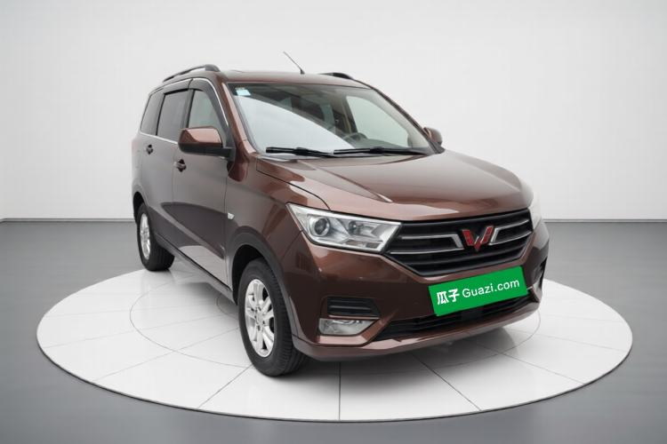 Used Wuling Hongguang 2021 1.5L S Comfort Edition LAR Front Right 45 Deg