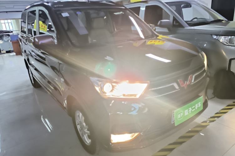 Used Wuling Hongguang 2021 1.5L S Comfort Edition LAR Front Right 45 Deg