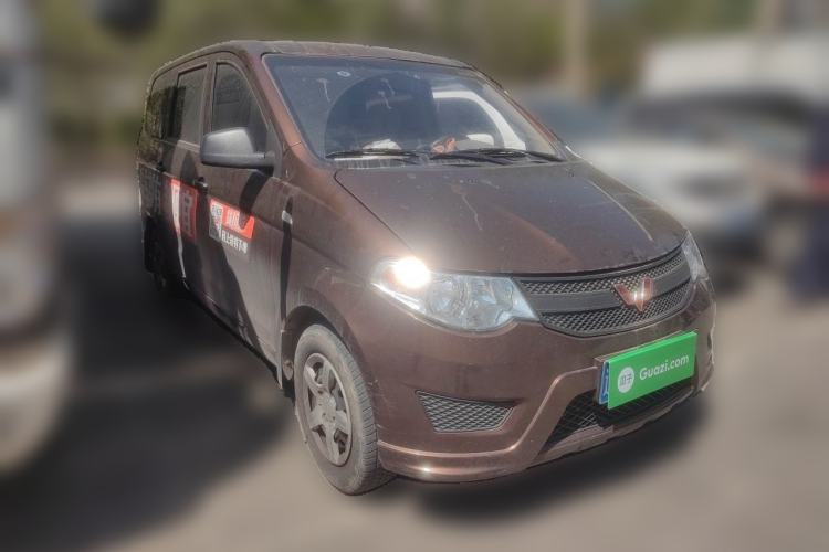 Used Wuling Hongguang 2021 1.5L S Base Version LAR Front Right 45 Deg