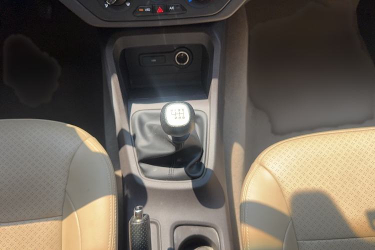 Used Wuling Hongguang 2021 1.5L Facelifted S Comfort Version with Electric Power Steering LAR Gear Lever
