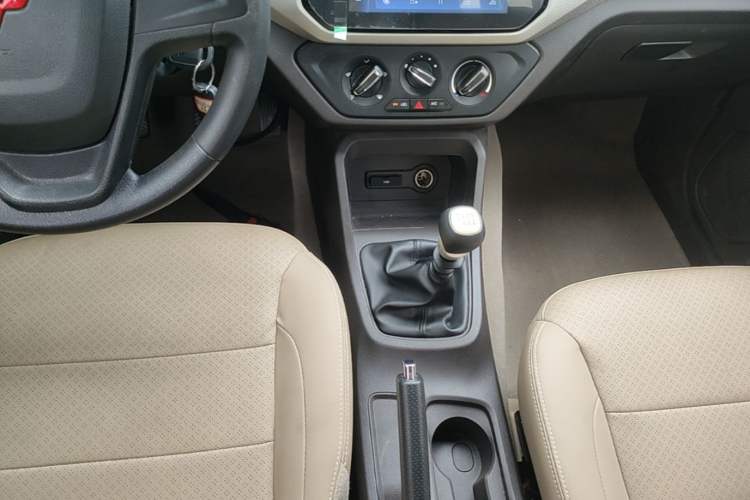 Used Wuling Hongguang 2021 1.5L Facelifted S Comfort Version with Electric Power Steering LAR Gear Lever