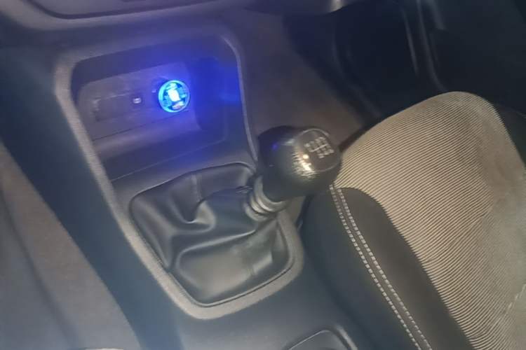 Used Wuling Hongguang 2021 1.5L Revised S Base Version with Electric Power Steering LAR Gear Lever