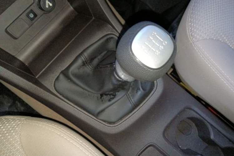 Used Wuling Hongguang 2021 1.5L Revised S Standard Version Hydraulic-Power-Assisted LAR Gear Lever