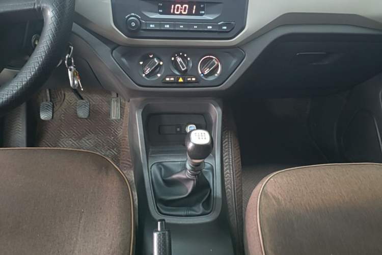Used Wuling Hongguang 2021 1.5L Revised S Standard Version Hydraulic-Power-Assisted LAR Gear Lever