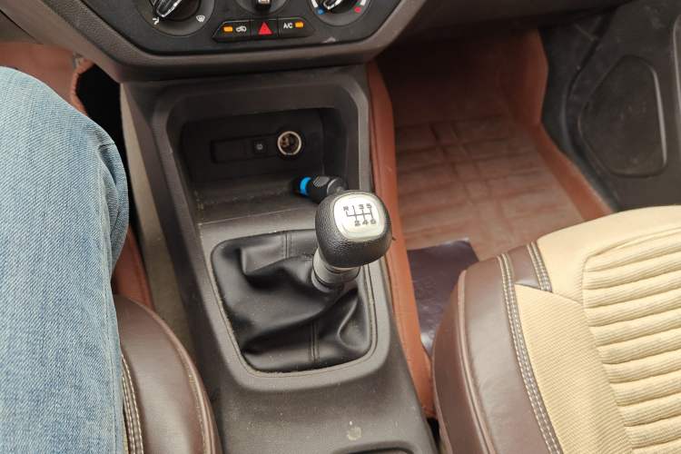 Used Wuling Hongguang 2021 1.5L S Standard Version LAR Gear Lever