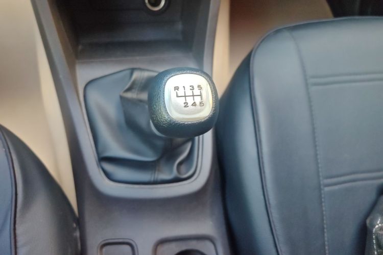 Used Wuling Hongguang 2021 1.5L Revised S Standard Version with Electric Power Steering LAR Gear Lever