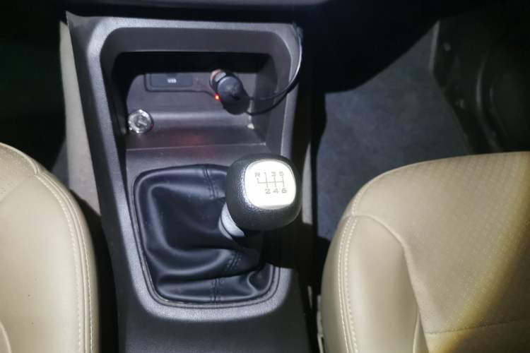 Used Wuling Hongguang 2021 1.5L Facelifted S Comfort Version with Electric Power Steering LAR Gear Lever