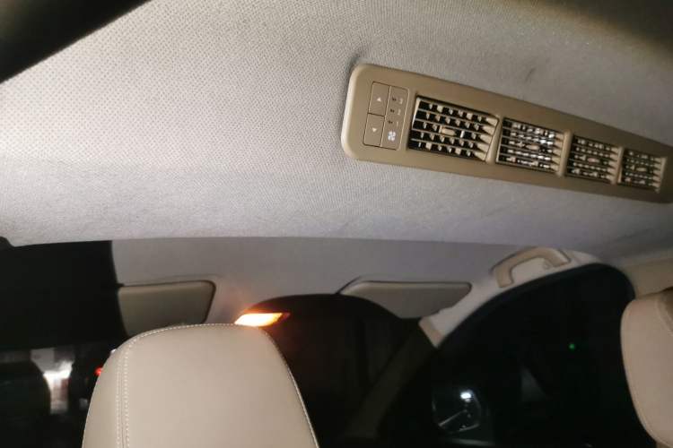 Used Wuling Hongguang 2021 1.5L Facelifted S Comfort Version with Electric Power Steering LAR Headliner