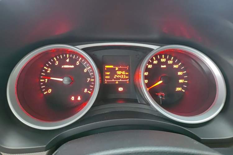 Used Wuling Hongguang 2021 1.5L Revised S Standard Version Hydraulic-Power-Assisted LAR Instrument Cluster