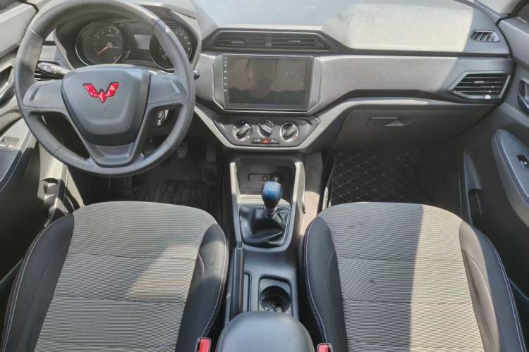 Used Wuling Hongguang 2021 1.5L Revised S Base Version with Electric Power Steering LAR Interior 1