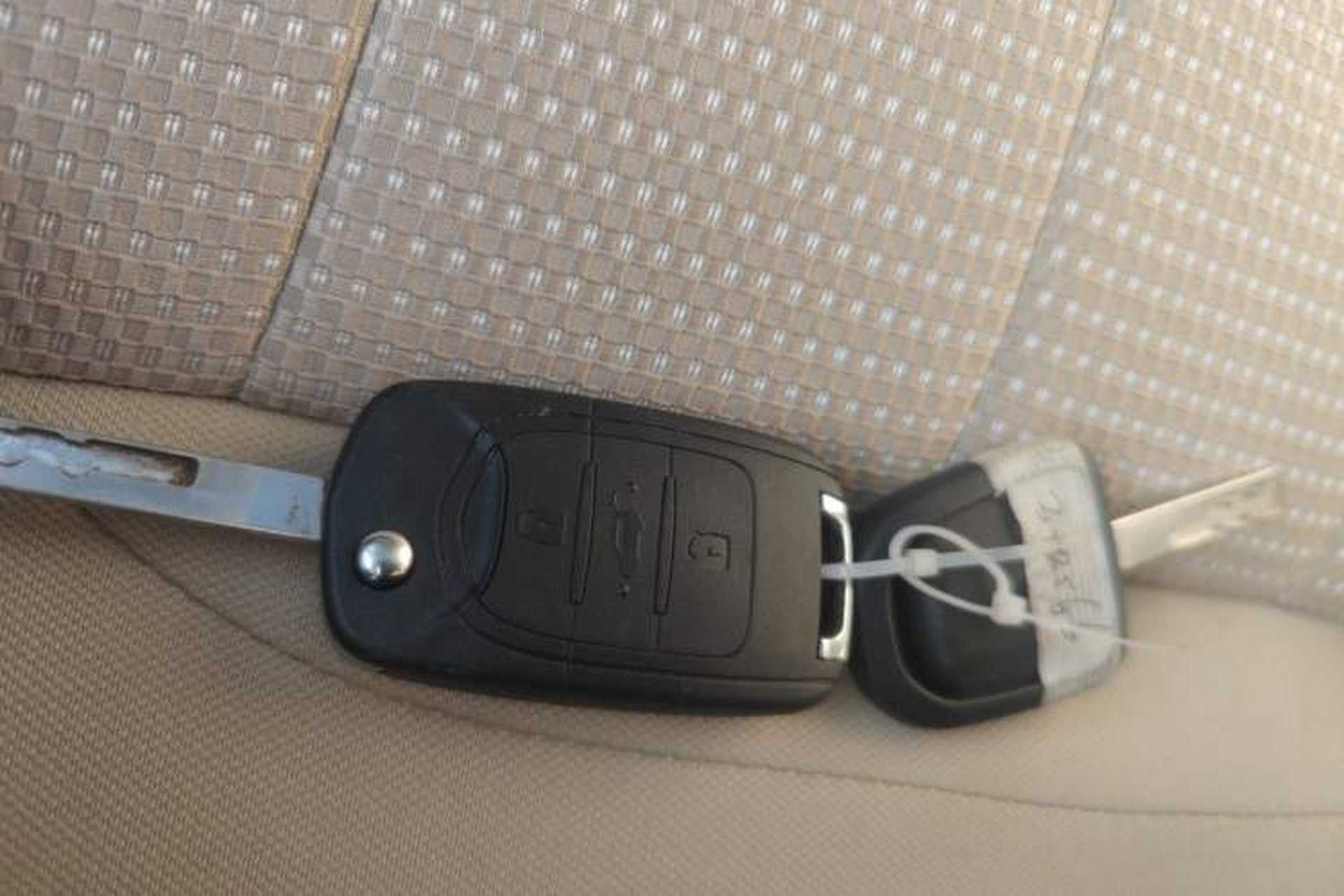 Used Wuling Hongguang 2021 1.5L Revised S Standard Version with Electric Power Steering LAR Interior 1