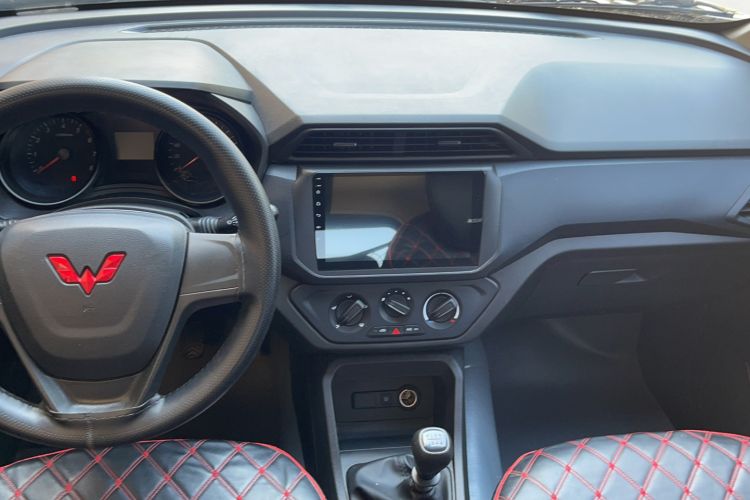 Used Wuling Hongguang 2021 1.5L Revised S Base Version with Electric Power Steering LAR Interior 1