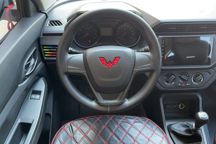 Used Wuling Hongguang 2021 1.5L Revised S Base Version with Electric Power Steering LAR Interior 2