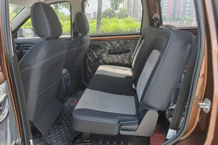 Used Wuling Hongguang 2021 1.5L Revised S Base Version with Electric Power Steering LAR Interior 3