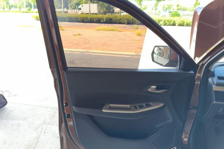 Used Wuling Hongguang 2021 1.5L S Comfort Edition LAR Left Front Door Interior