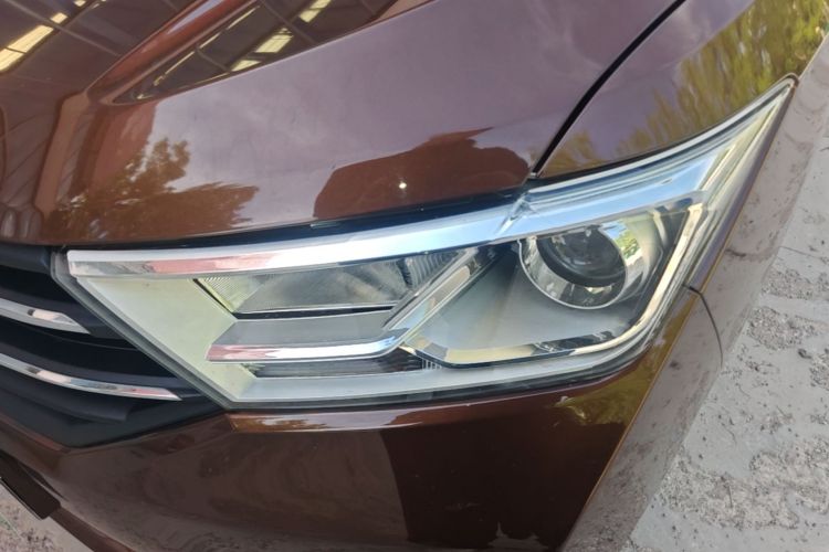 Used Wuling Hongguang 2021 1.5L Revised S Standard Version with Electric Power Steering LAR Left Front Headlight