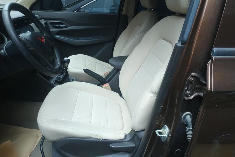 Used Wuling Hongguang 2021 1.5L Revised S Standard Version with Electric Power Steering LAR Left Front Seat